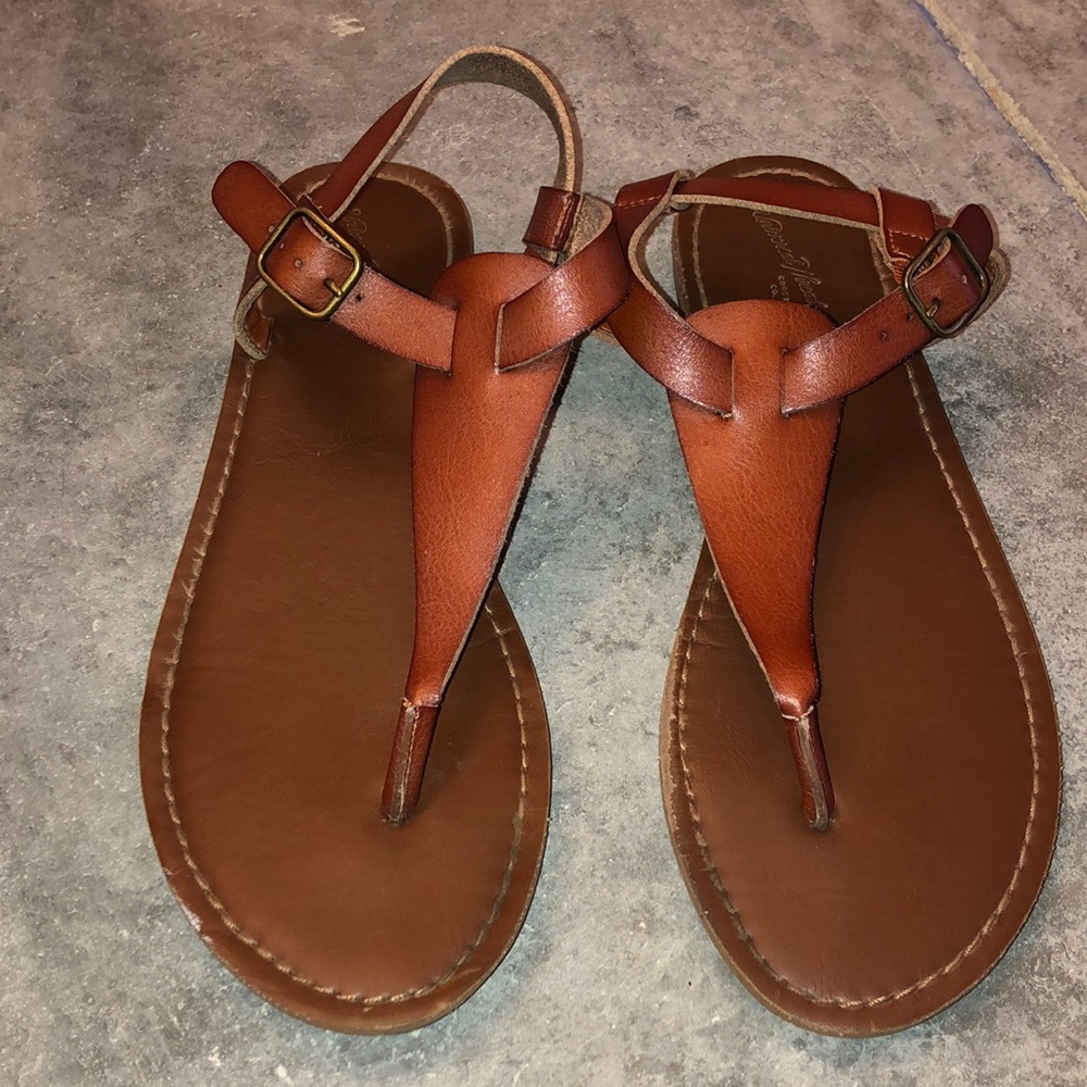 American eagle tan sandals